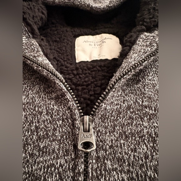 Abercrombie & Fitch Zip Up Sweater - Picture 7 of 15